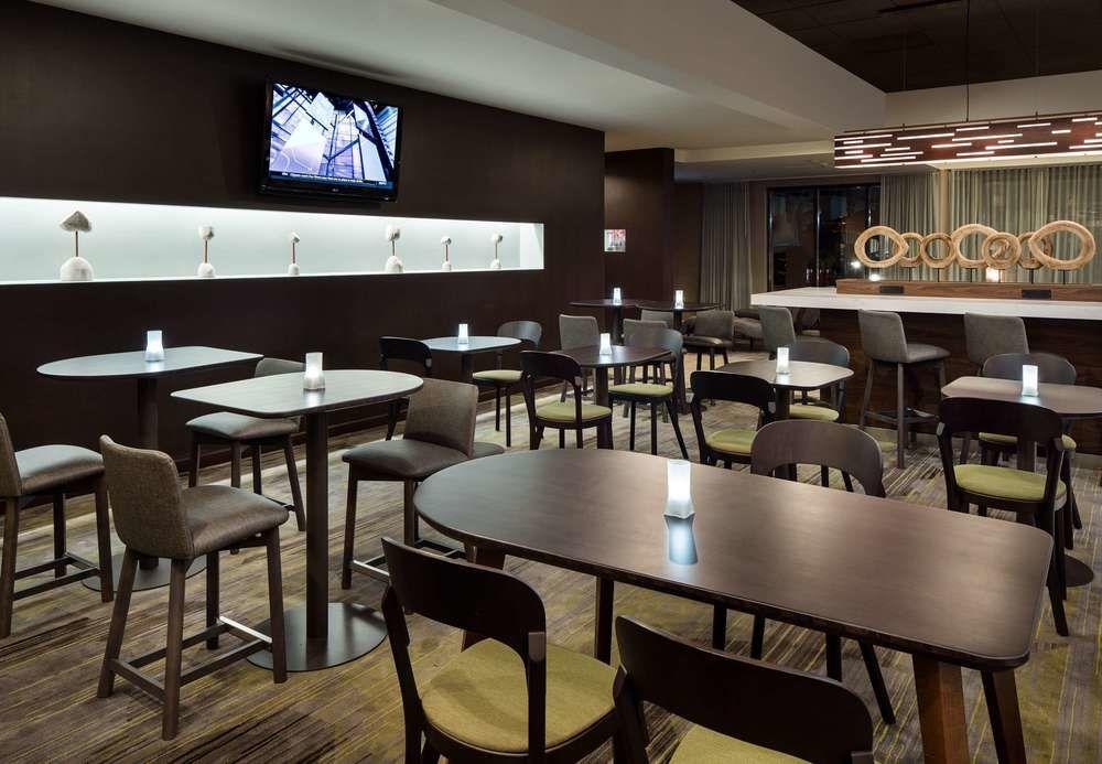 Courtyard By Marriott Phoenix Airport Hotel Exterior photo