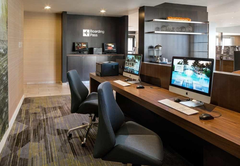 Courtyard By Marriott Phoenix Airport Hotel Exterior photo