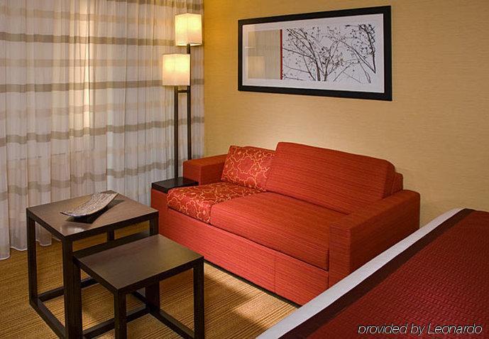 Courtyard By Marriott Phoenix Airport Hotel Room photo