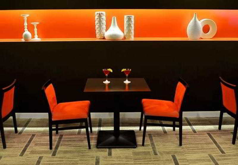 Courtyard By Marriott Phoenix Airport Hotel Exterior photo